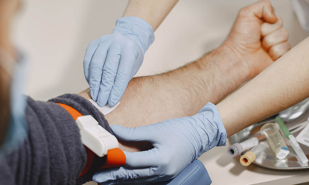 Preparo e Administração de Medicação Via Intravenosa em Santos | São Vicente | Cubatão | Guarujá | Praia Grande | DF Cursos Home Care