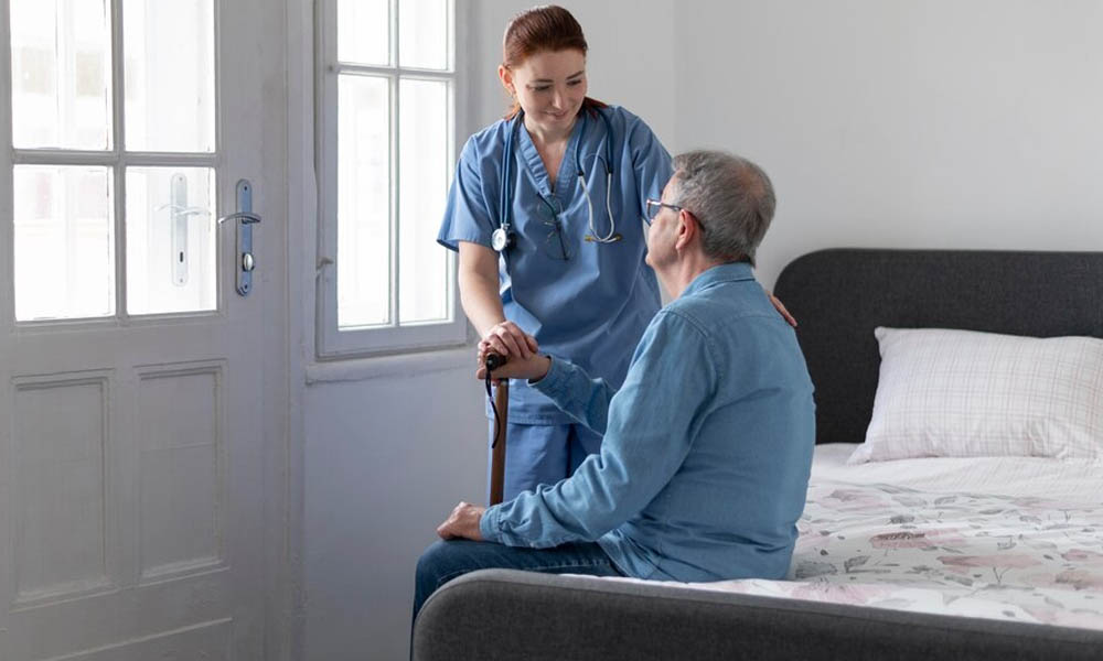 Troca e Higiene de Bolsa de Colostomia em Santos | São Vicente | Cubatão | Guarujá | Praia Grande | DF Cursos Home Care